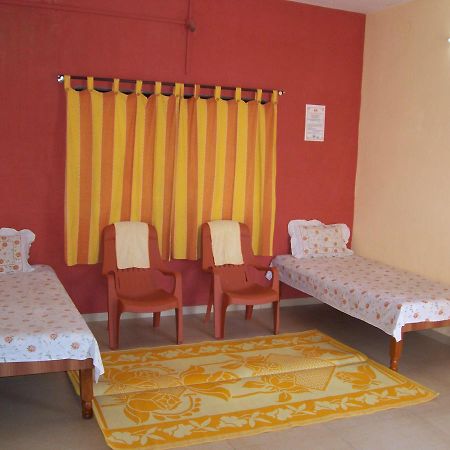 Mtdc Approved Mohiniraj Guest House Насик Экстерьер фото