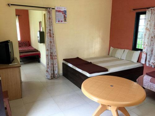 Mtdc Approved Mohiniraj Guest House Насик Экстерьер фото
