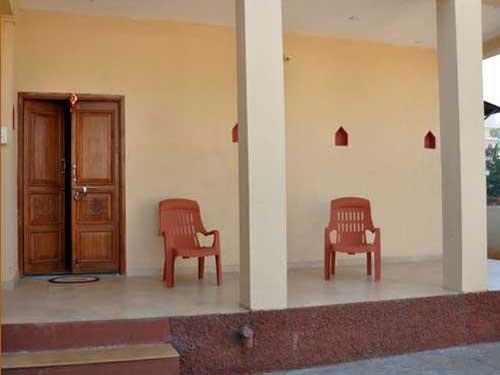 Mtdc Approved Mohiniraj Guest House Насик Экстерьер фото