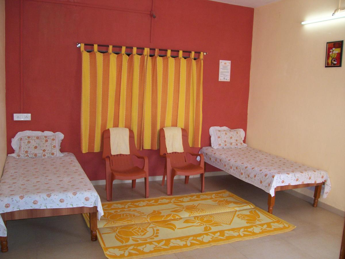 Mtdc Approved Mohiniraj Guest House Насик Экстерьер фото